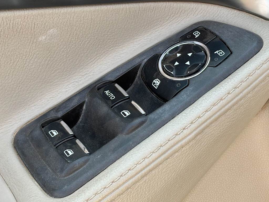 Thumbnail: 2014 Ford Explorer - 13