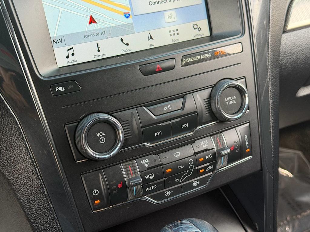 Thumbnail: 2019 Ford Explorer - 16