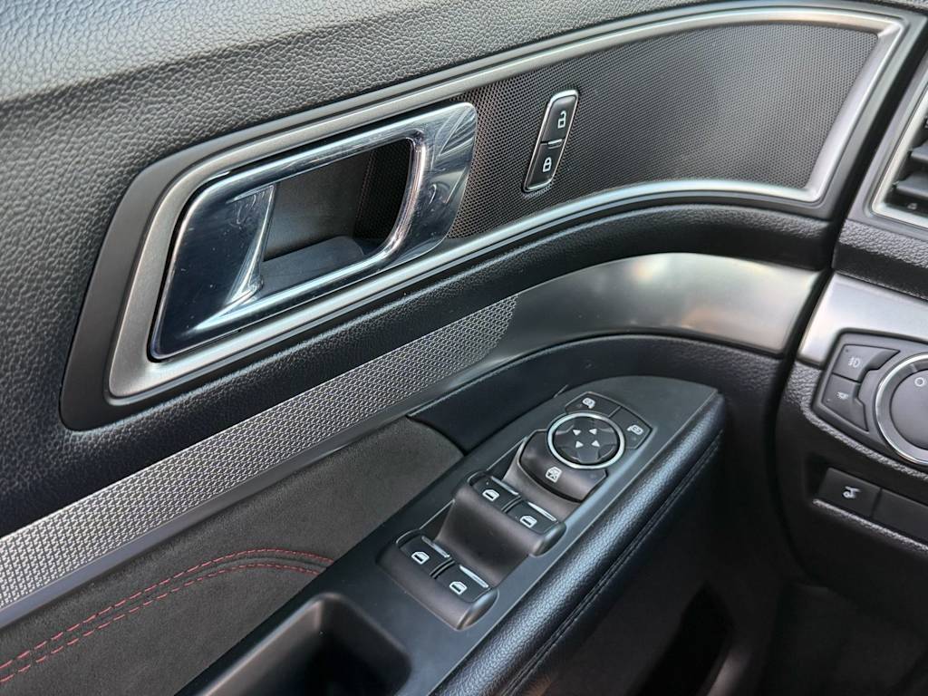 Thumbnail: 2019 Ford Explorer - 23