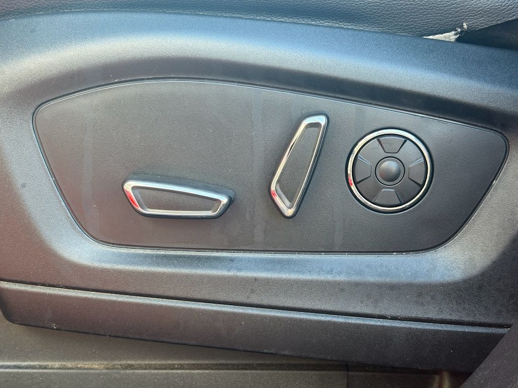 Thumbnail: 2020 Ford Explorer - 19