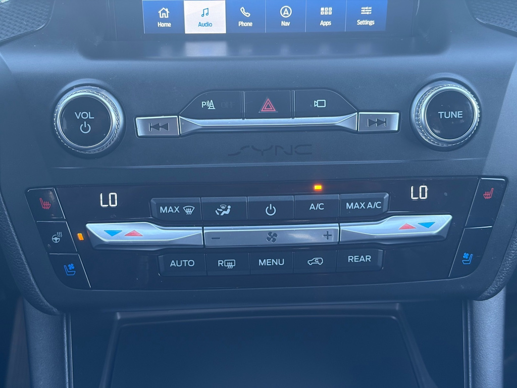 Thumbnail: 2020 Ford Explorer - 26