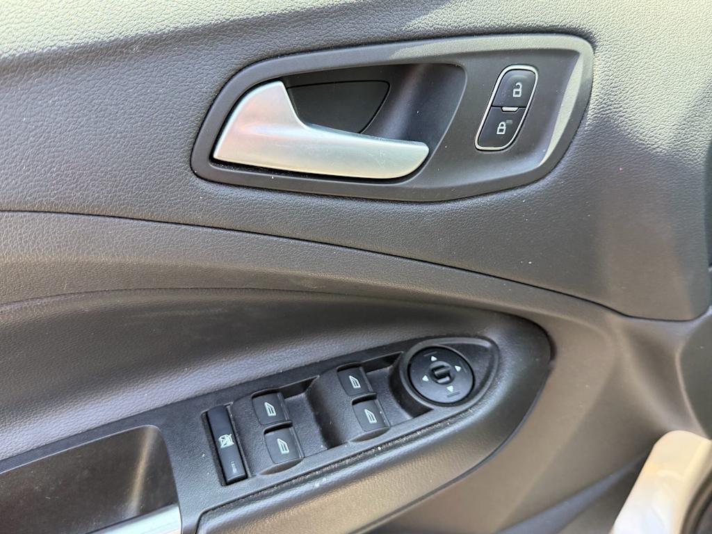 Thumbnail: 2017 Ford Escape - 16
