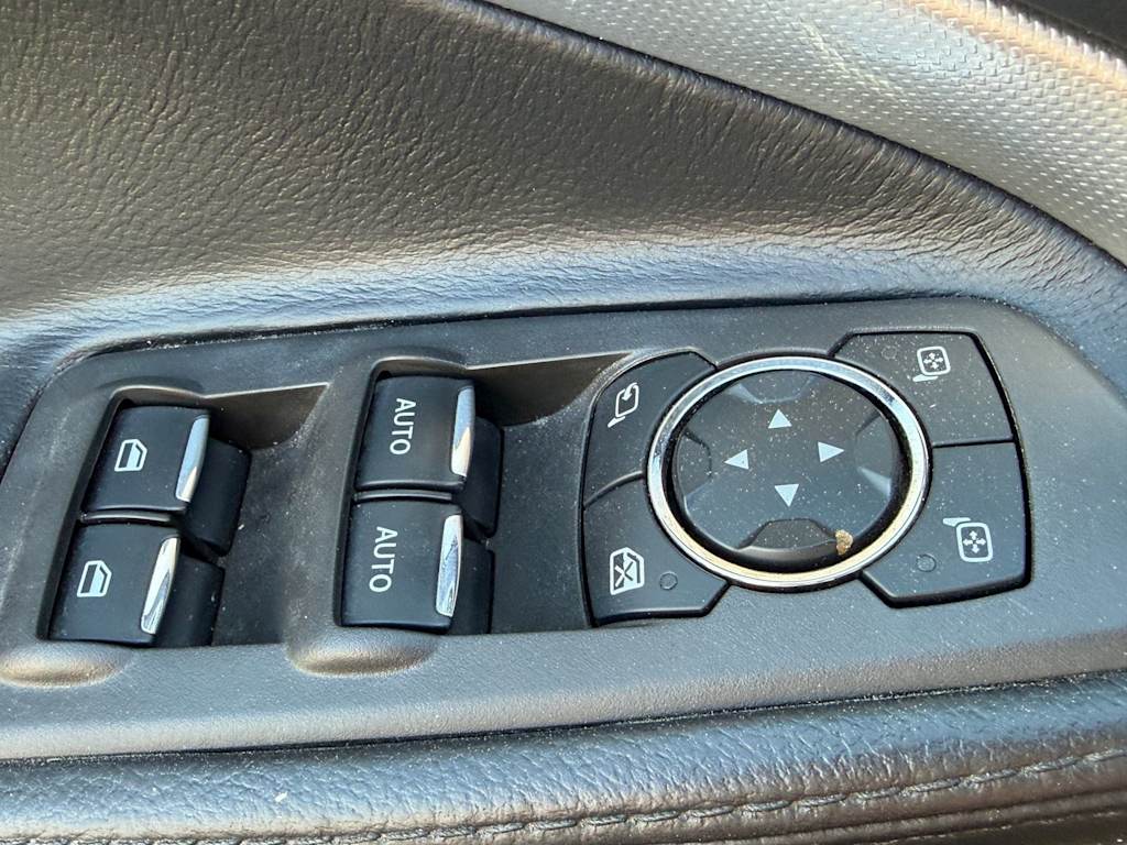Thumbnail: 2011 Ford Explorer - 10