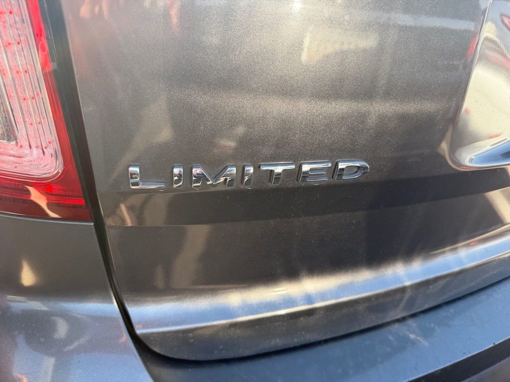Thumbnail: 2011 Ford Explorer - 4