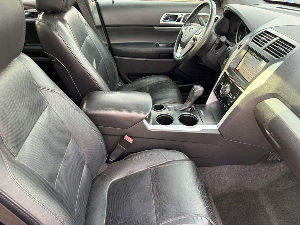 Thumbnail: 2011 Ford Explorer - 9