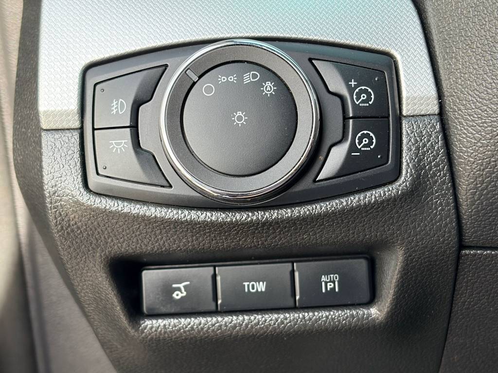 Thumbnail: 2011 Ford Explorer - 24