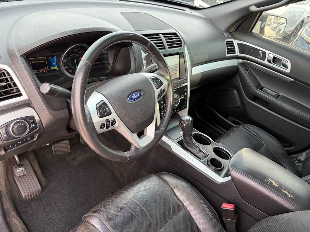 Thumbnail: 2011 Ford Explorer - 2