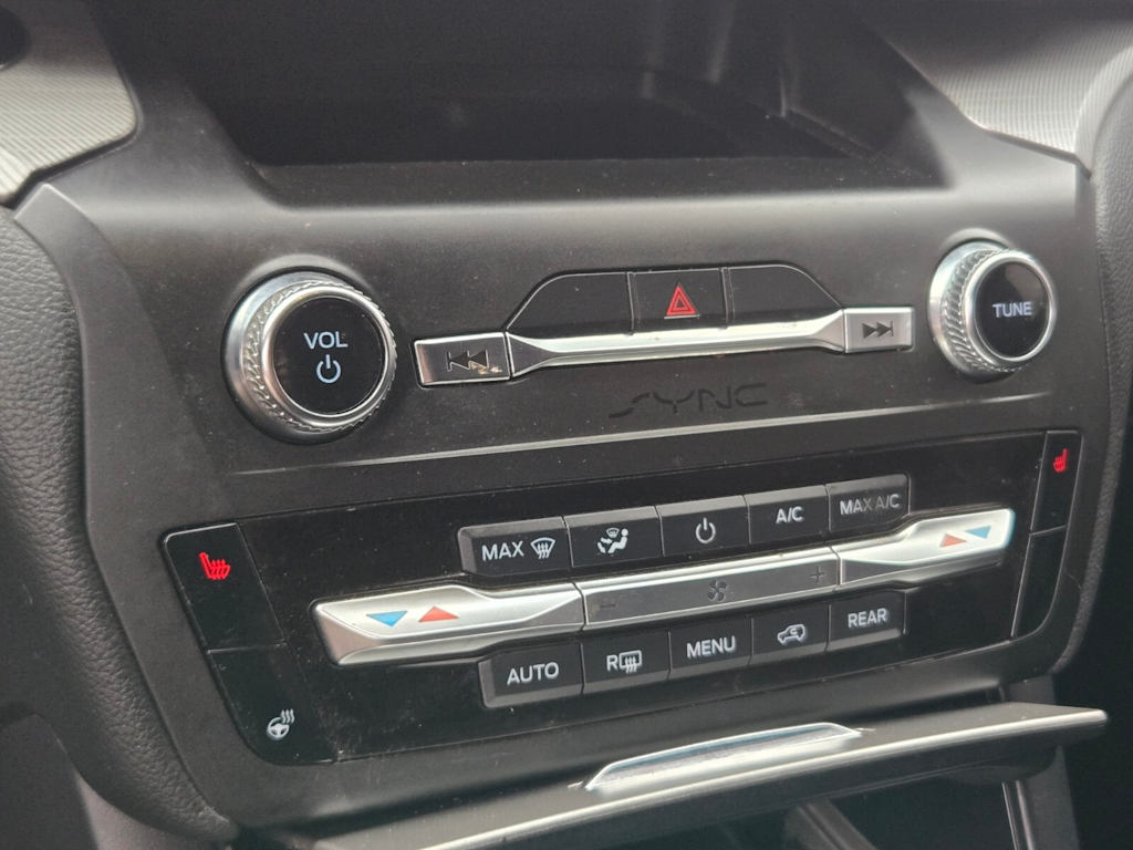 Thumbnail: 2020 Ford Explorer - 14