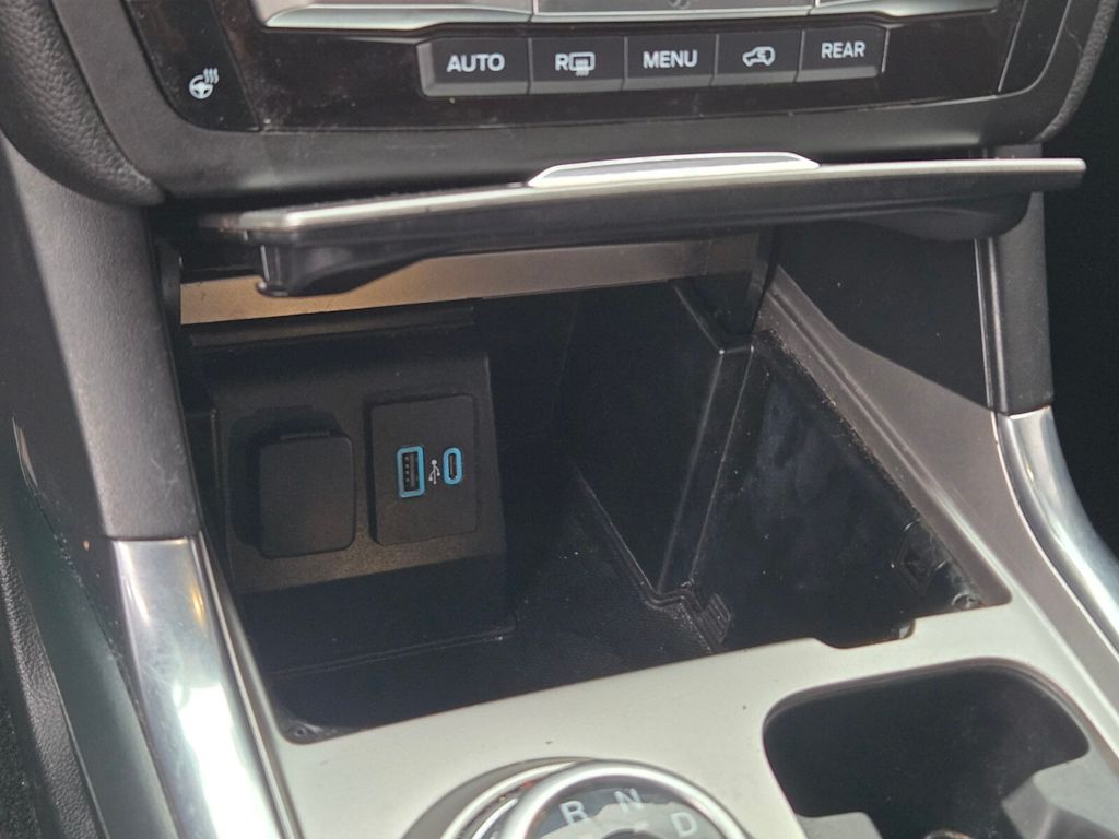 Thumbnail: 2020 Ford Explorer - 7