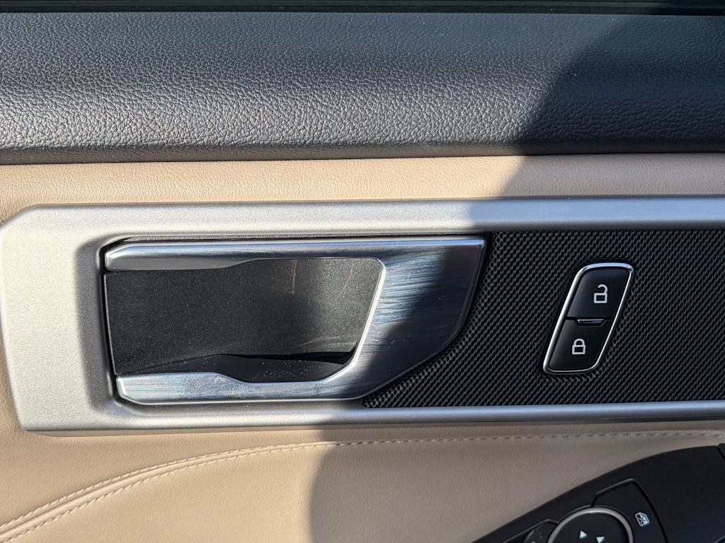 Thumbnail: 2020 Ford Explorer - 26