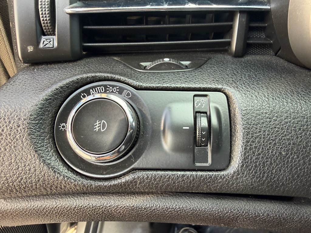 Thumbnail: 2014 Chevrolet Malibu - 20