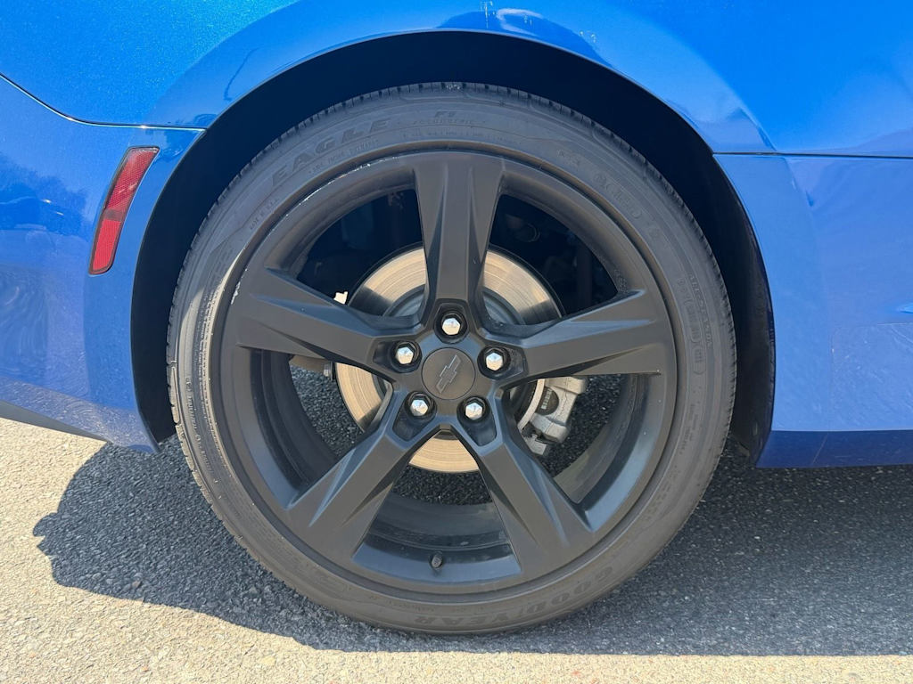 Thumbnail: 2018 Chevrolet Camaro - 6