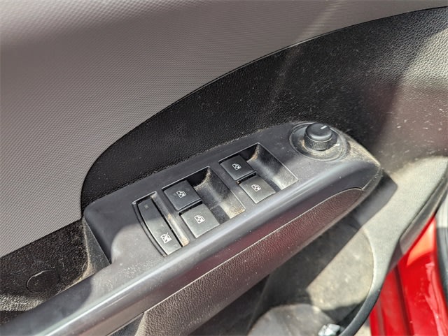 Thumbnail: 2018 Chevrolet Sonic - 21