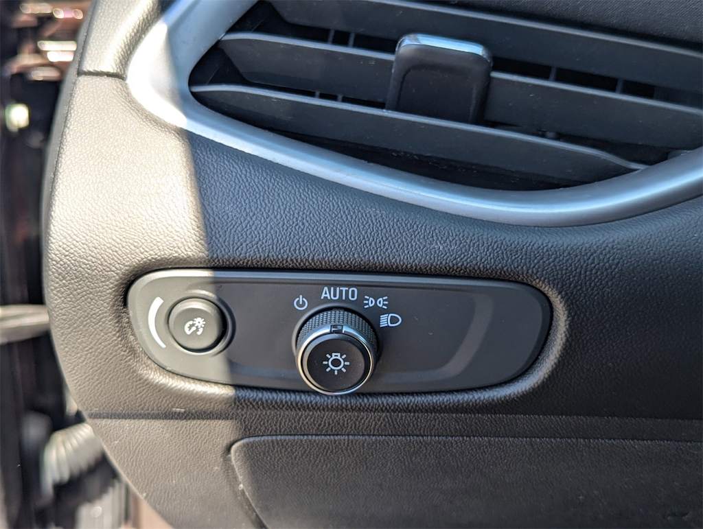 Thumbnail: 2020 Chevrolet Malibu - 34