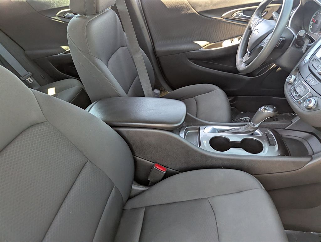 Thumbnail: 2020 Chevrolet Malibu - 9