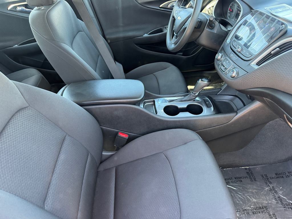 Thumbnail: 2020 Chevrolet Malibu - 9