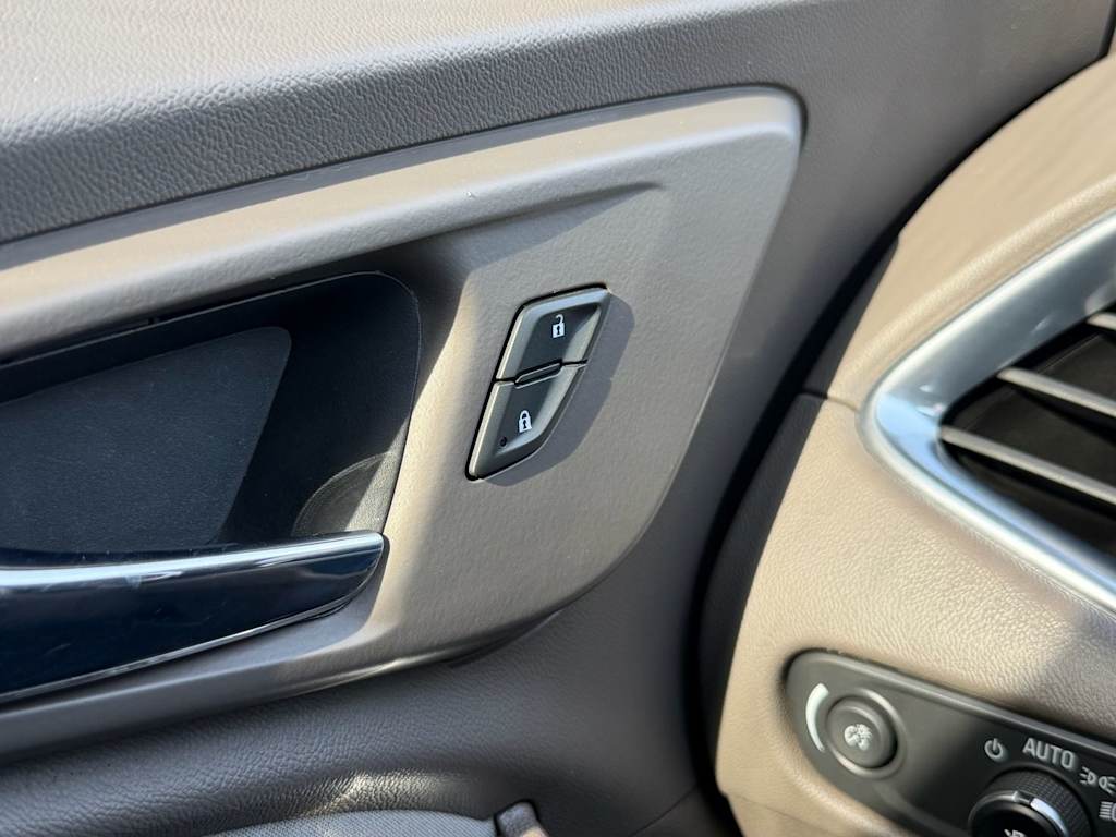 Thumbnail: 2020 Chevrolet Malibu - 18