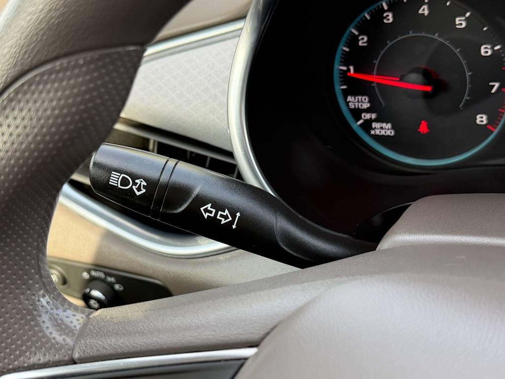 Thumbnail: 2020 Chevrolet Malibu - 10