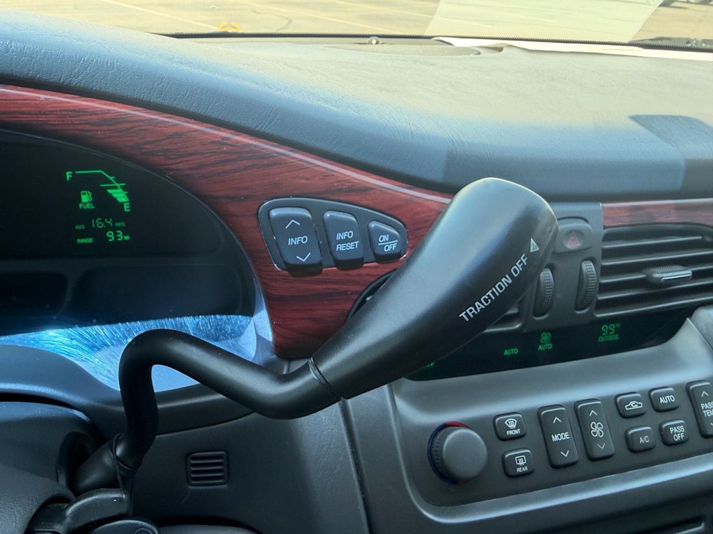 Thumbnail: 2004 Cadillac DeVille - 16