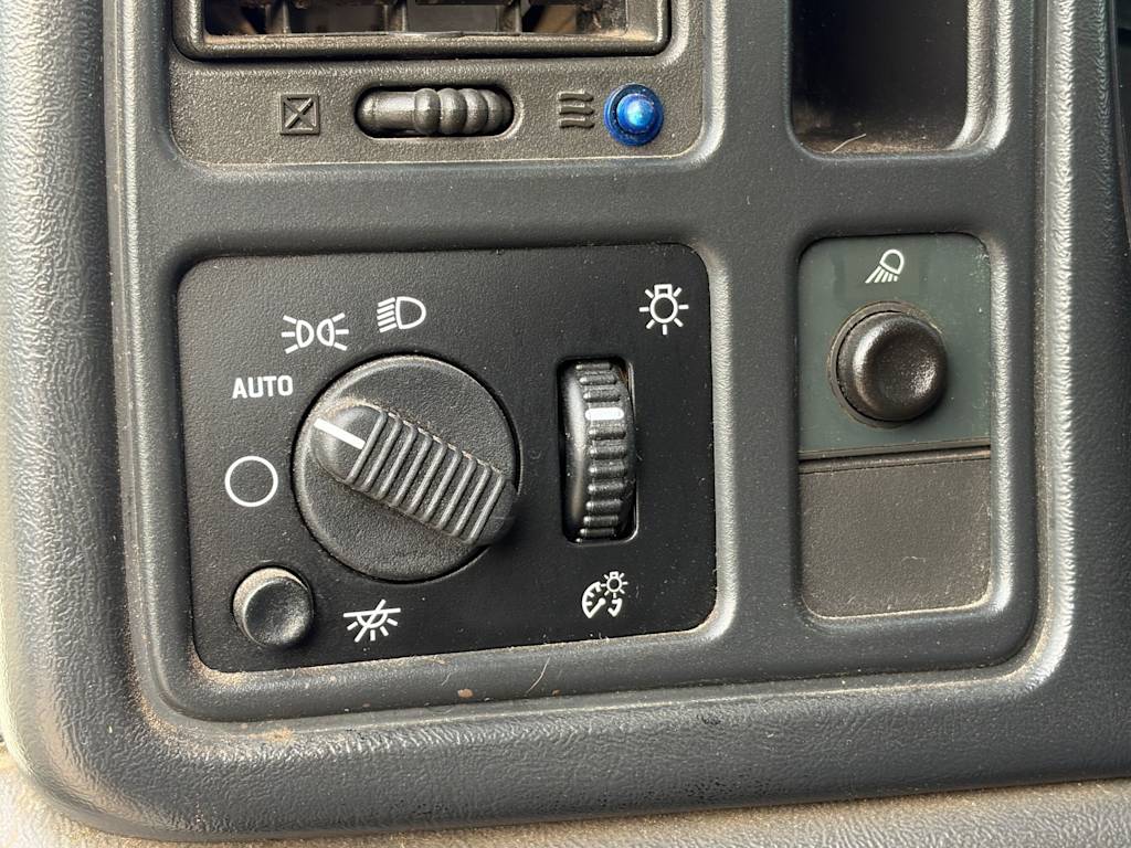 Thumbnail: 2007 Chevrolet Silverado 2500 - 21
