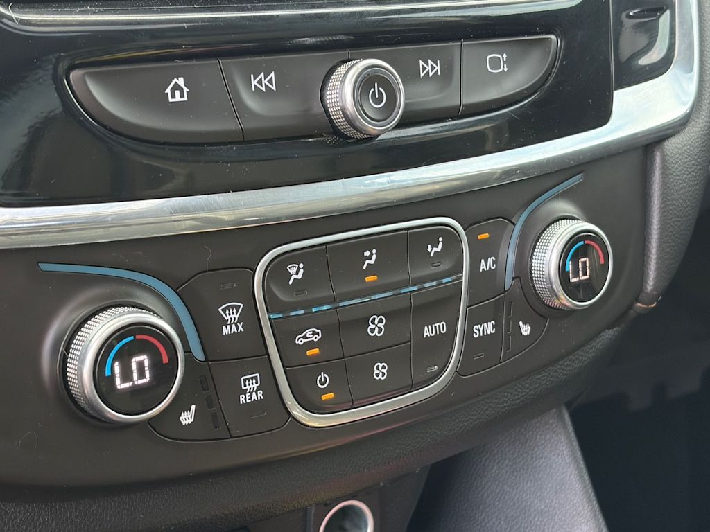 Thumbnail: 2018 Chevrolet Traverse - 18