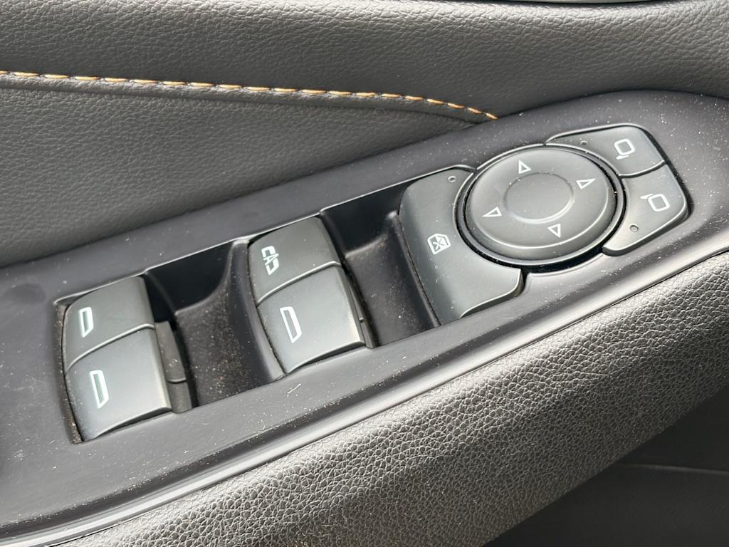 Thumbnail: 2018 Chevrolet Traverse - 10