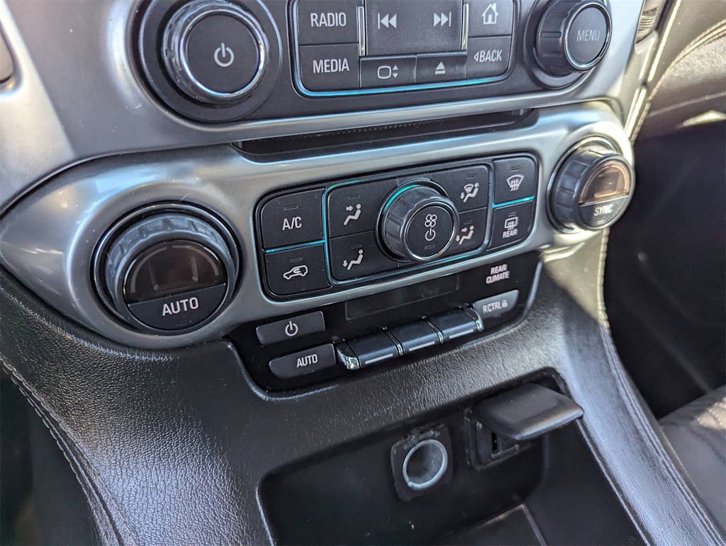 Thumbnail: 2017 Chevrolet Tahoe - 20