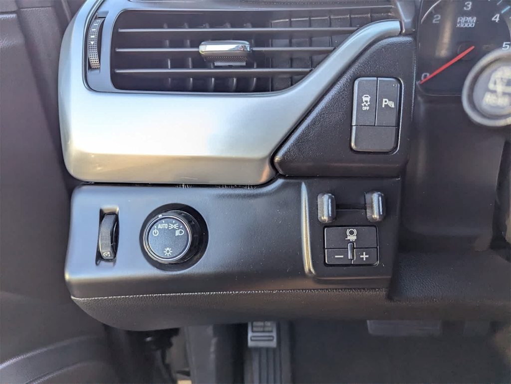 Thumbnail: 2017 Chevrolet Tahoe - 20