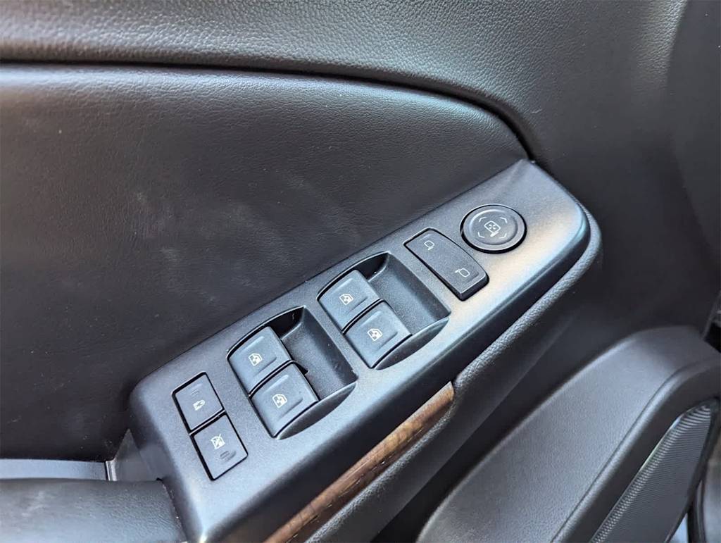 Thumbnail: 2017 Chevrolet Tahoe - 17