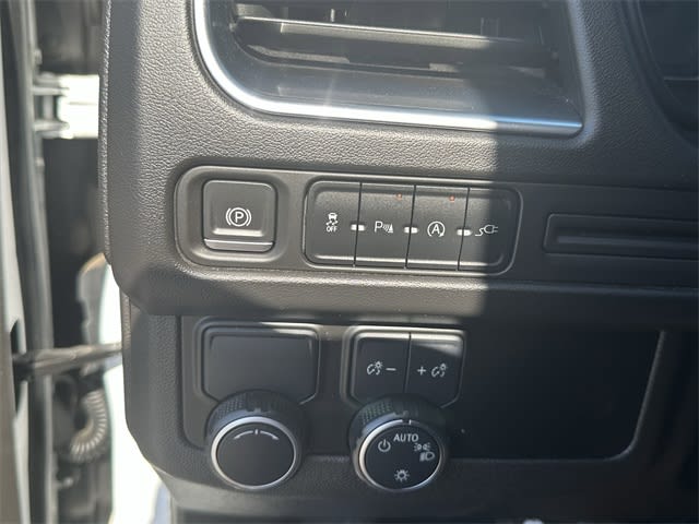 Thumbnail: 2021 Chevrolet Suburban - 35