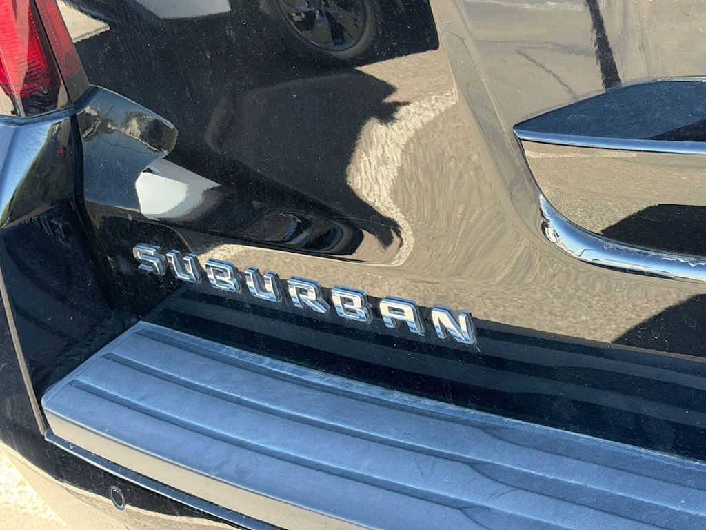 Thumbnail: 2018 Chevrolet Suburban - 3