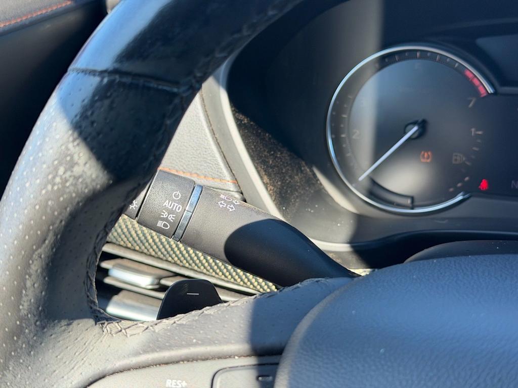 Thumbnail: 2019 Cadillac XT4 - 16