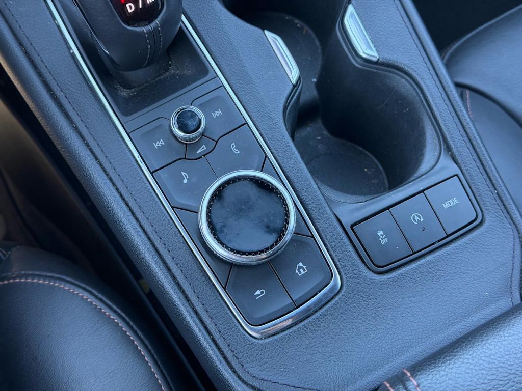 Thumbnail: 2019 Cadillac XT4 - 19