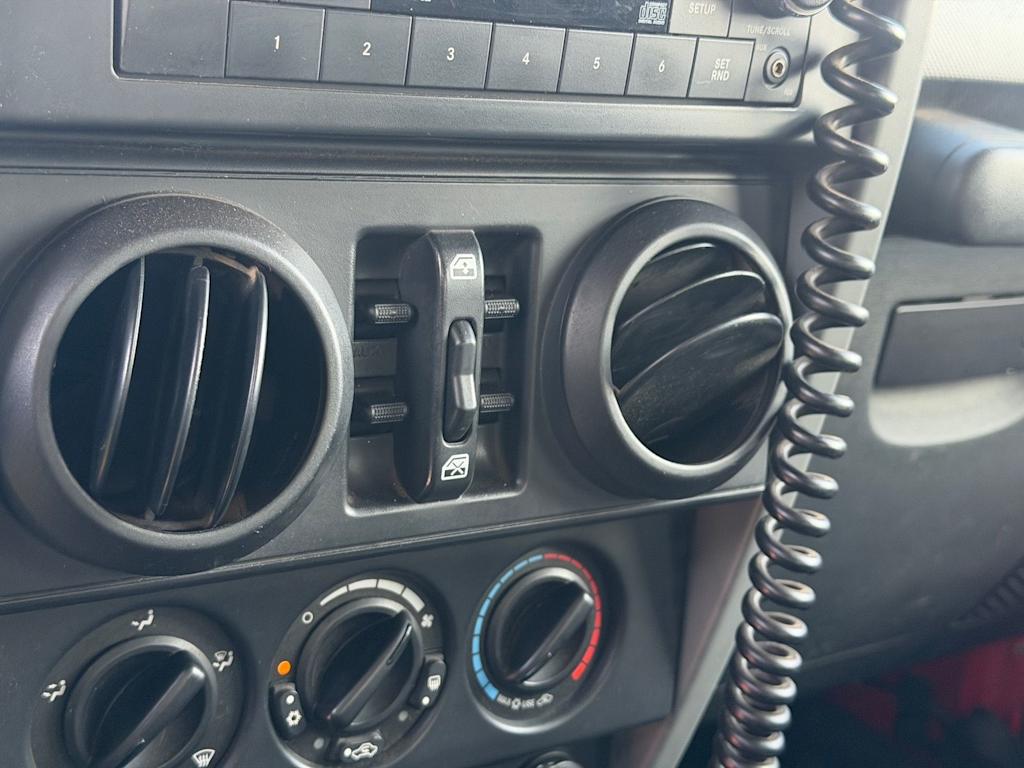 Thumbnail: 2010 Jeep Wrangler - 11