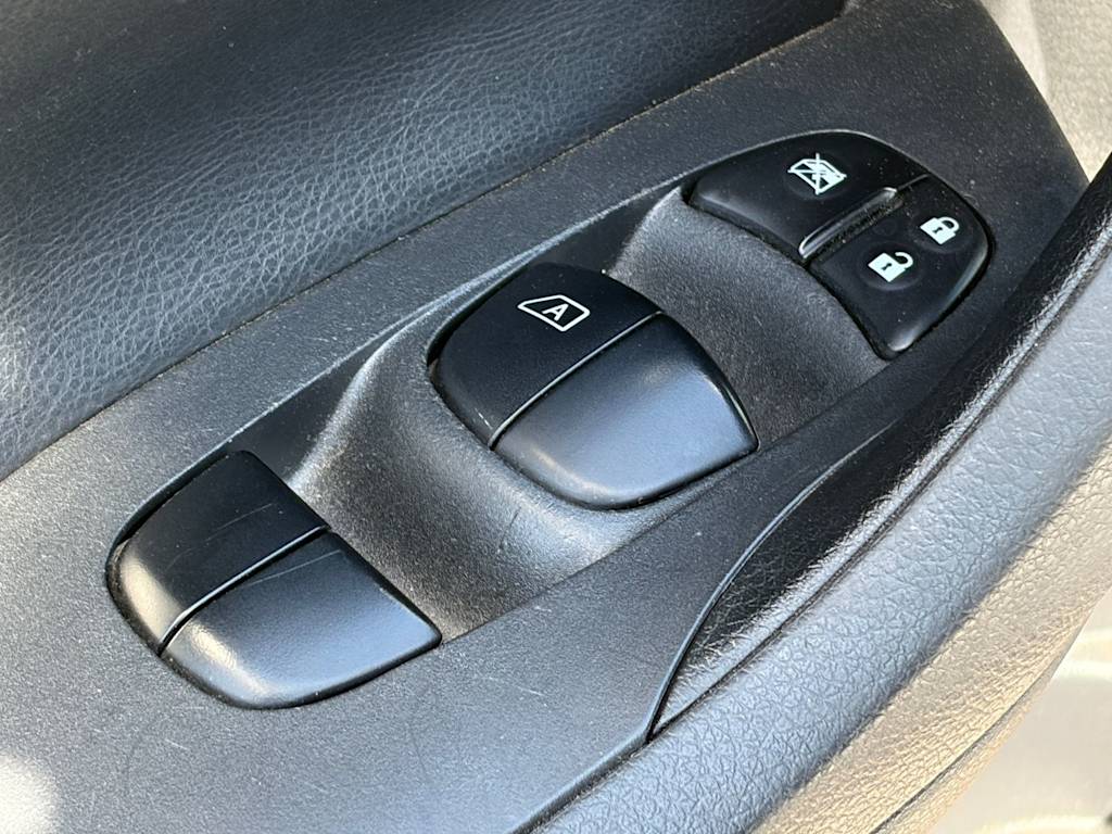 Thumbnail: 2018 Nissan Altima - 12