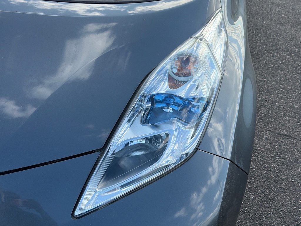 Thumbnail: 2015 Nissan Leaf - 13