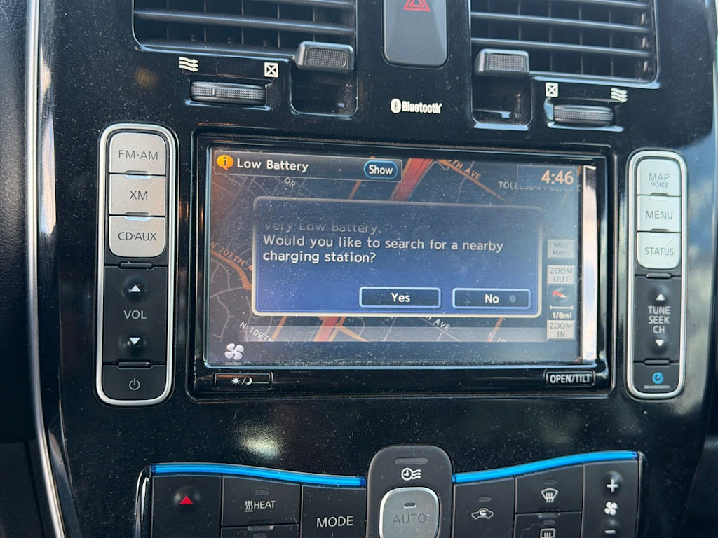 Thumbnail: 2015 Nissan Leaf - 6