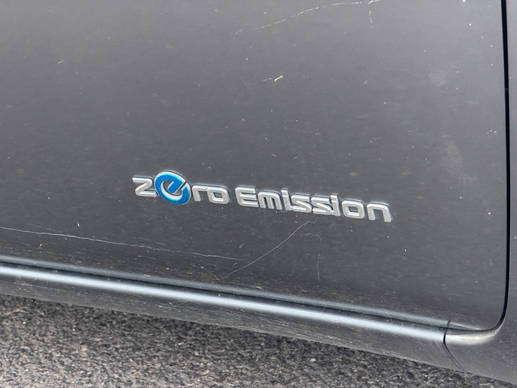 Thumbnail: 2015 Nissan Leaf - 8