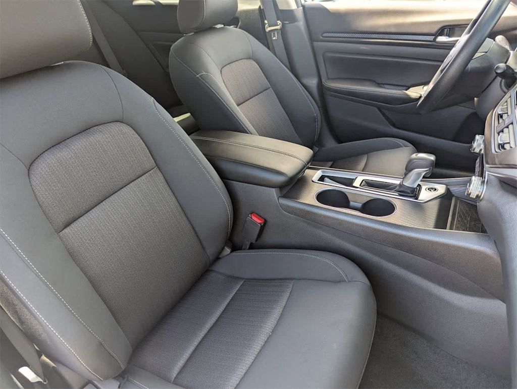 Thumbnail: 2025 Nissan Altima - 8