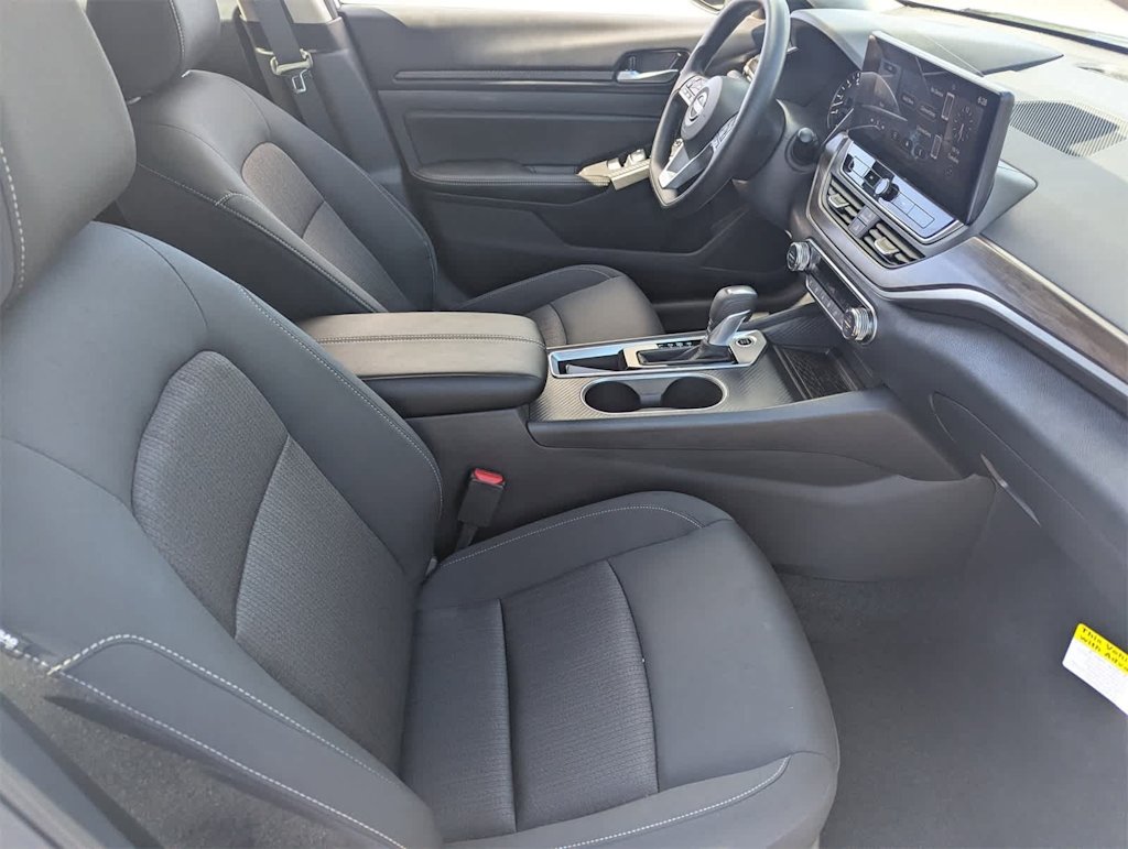 Thumbnail: 2025 Nissan Altima - 9