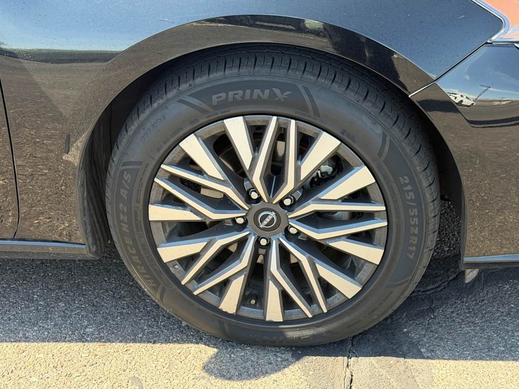 Thumbnail: 2025 Nissan Altima - 4