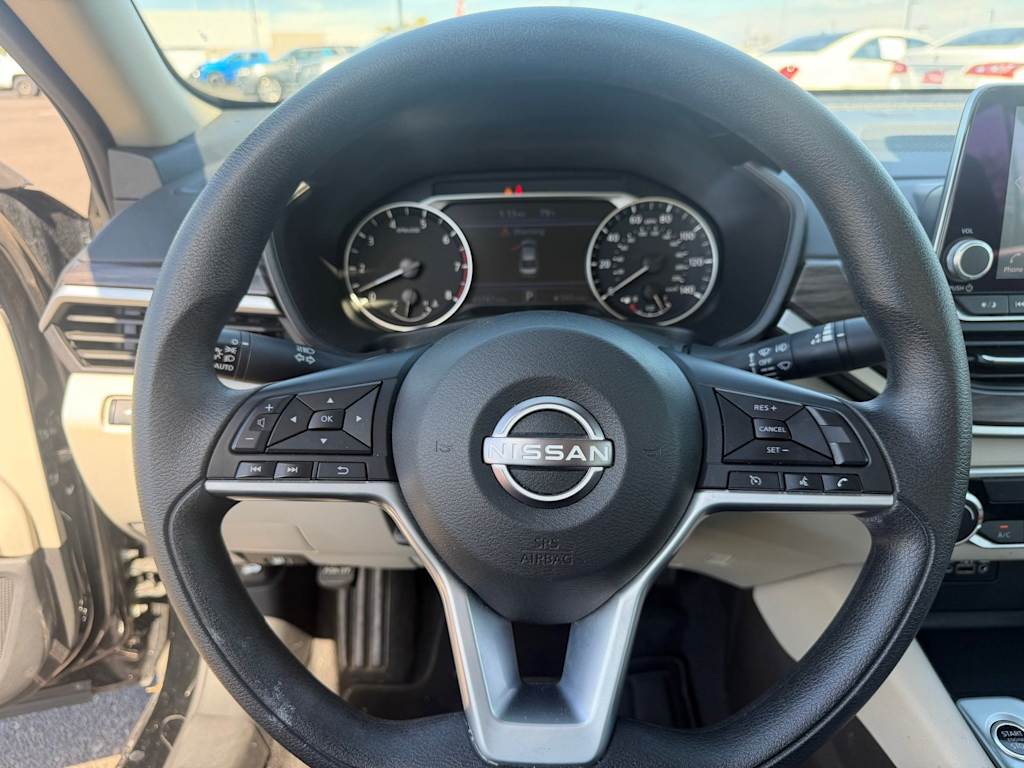 Thumbnail: 2025 Nissan Altima - 8