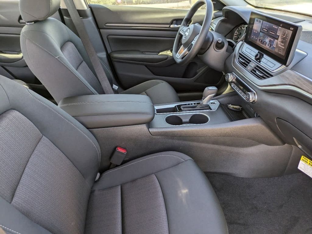 Thumbnail: 2025 Nissan Altima - 18