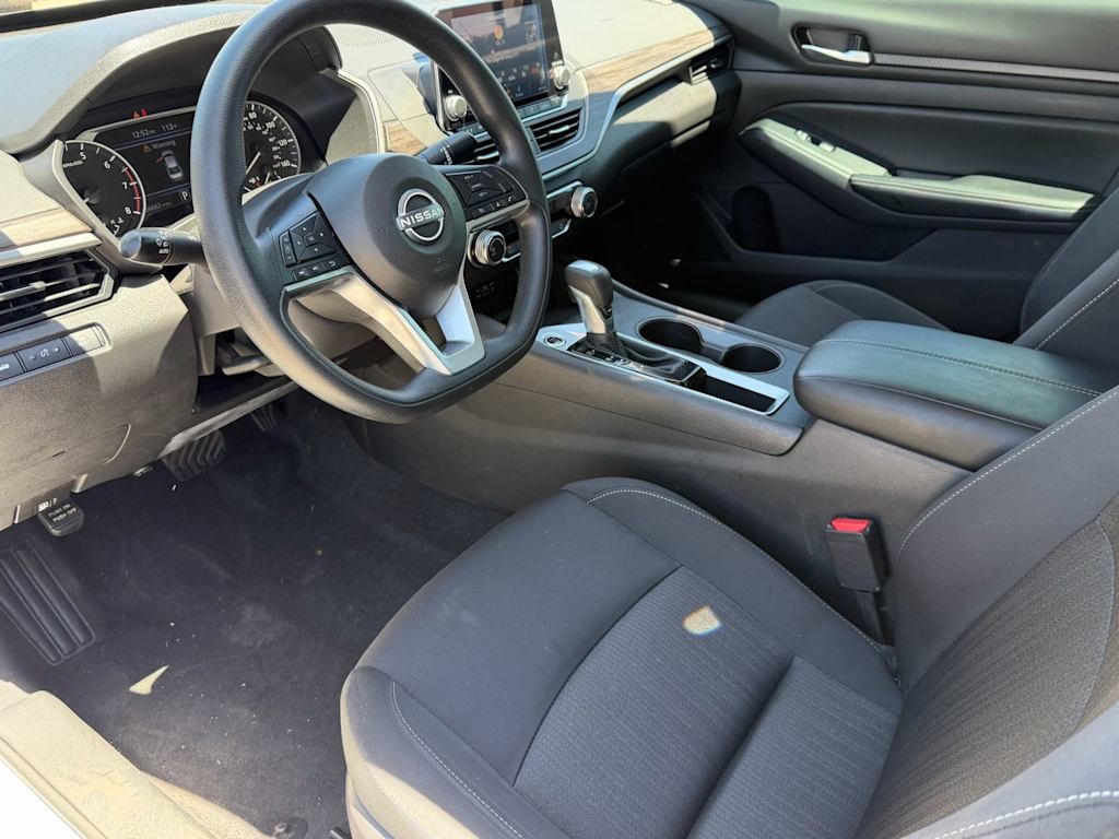 Thumbnail: 2025 Nissan Altima - 9