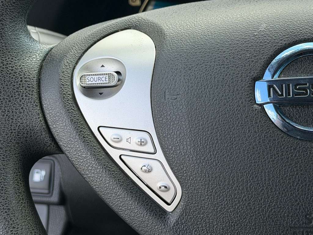 Thumbnail: 2017 Nissan Leaf - 14