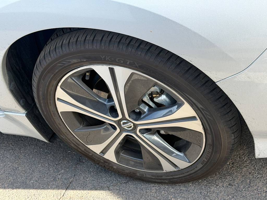 Thumbnail: 2022 Nissan Leaf - 4