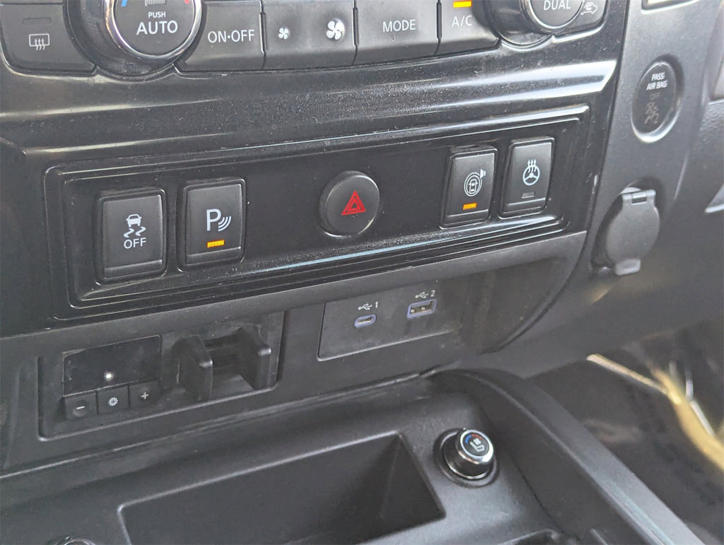 Thumbnail: 2022 Nissan Titan - 31