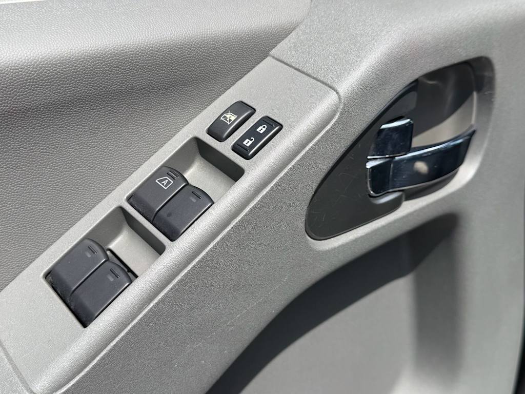 Thumbnail: 2015 Nissan Frontier - 26