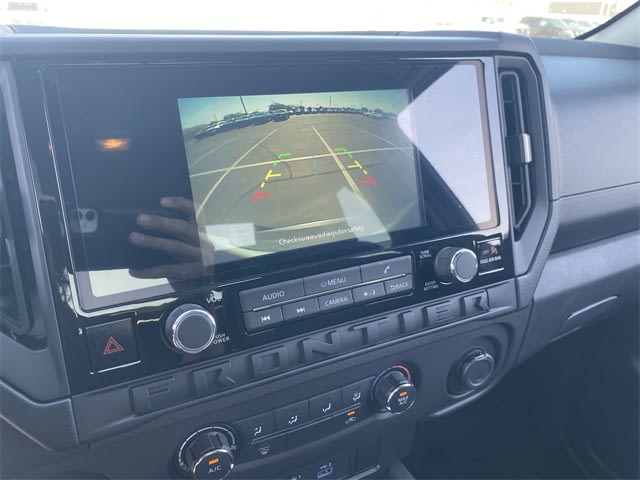 Thumbnail: 2025 Nissan Frontier - 21