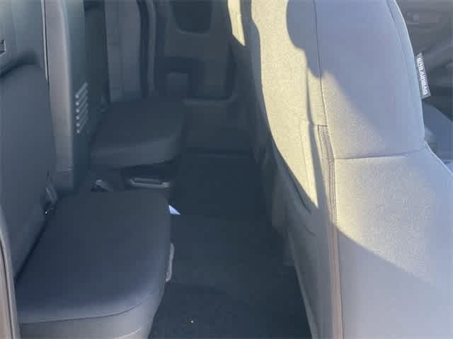 Thumbnail: 2025 Nissan Frontier - 9